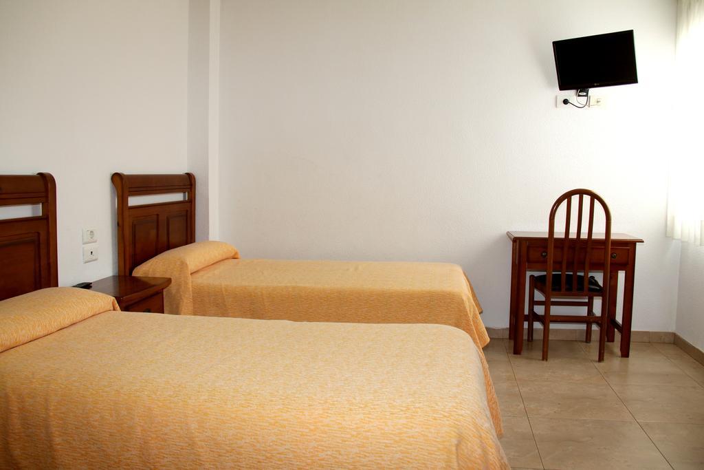 Hostal Restaurante La Masia Vila-real Εξωτερικό φωτογραφία