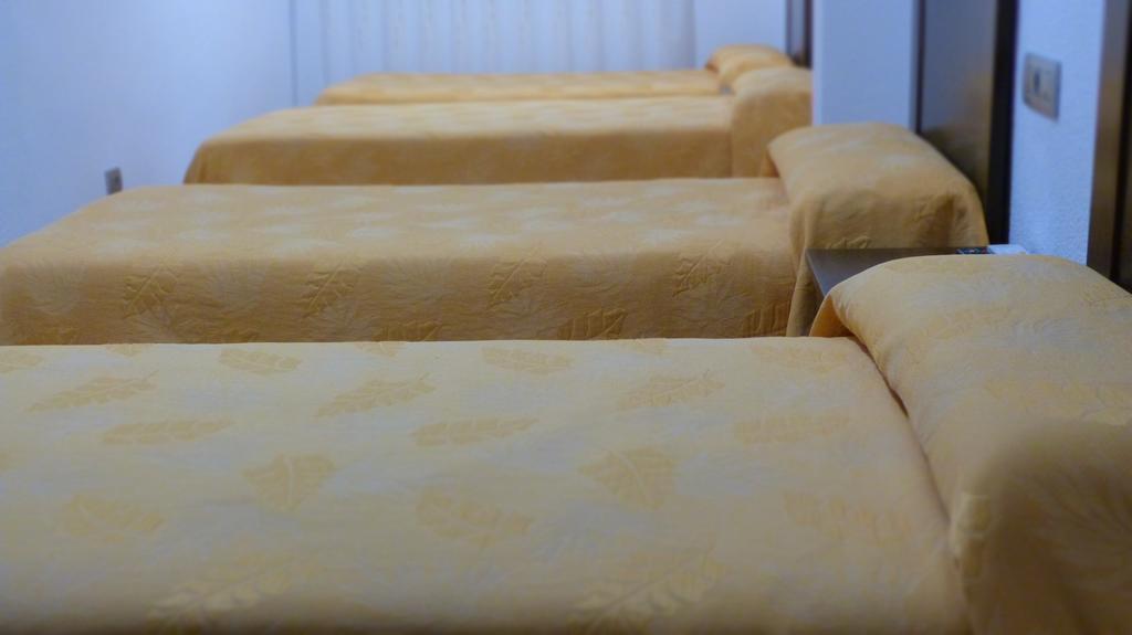 Hostal Restaurante La Masia Vila-real Εξωτερικό φωτογραφία